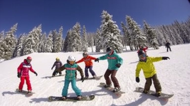 Best Protective Gear for Snowboarders Stay Safe on the Slopes