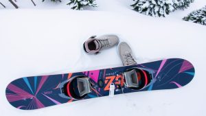 The Most Lightweight Snowboards for Easy Maneuverability